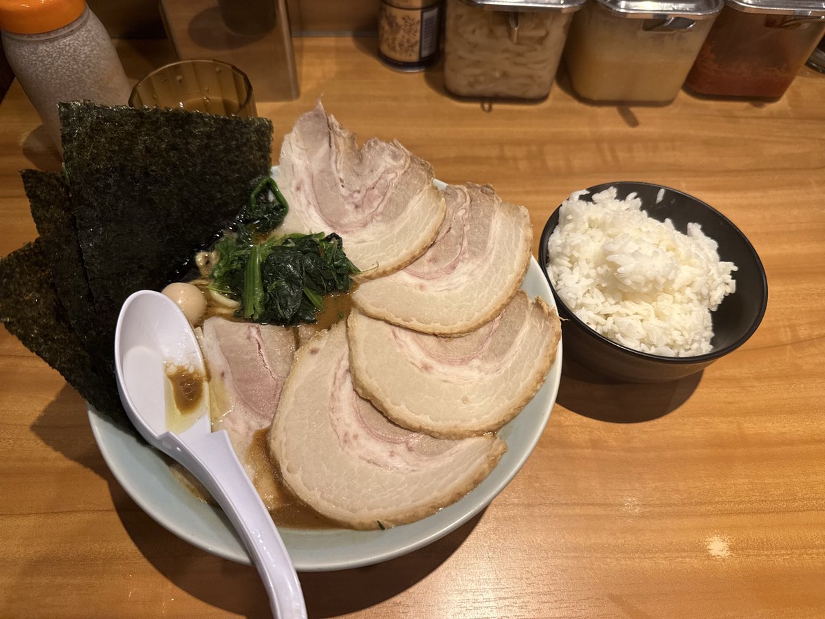 aodi3r's tweet photo. 深夜にキチガイしてもうたわ
結婚したらお小遣いでやりくりしなきゃいけないのマジで無理！もう独身でいいよ！ https://t.co/mZ2yhdLNfF