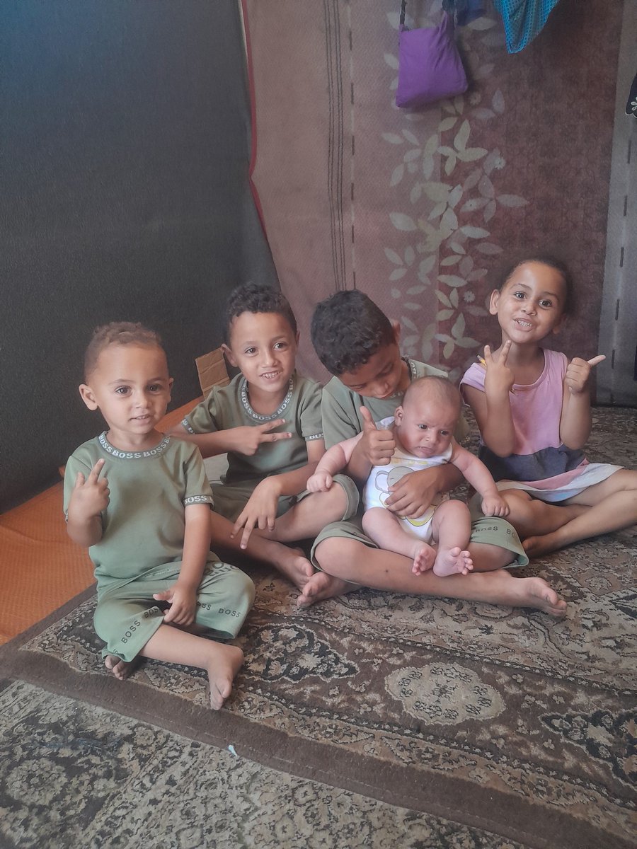 Ibrahim35449991's tweet photo. Every day that passes, I hold on to hope for the sake of my children.
Despite all the hardships, we still dream of a safe life and a roof over our heads. ❤️
If you can't help, sharing our story may reach someone who can. Thank you from the bottom of my heart. 🙏 https://t.co/iYCJfC7qUE