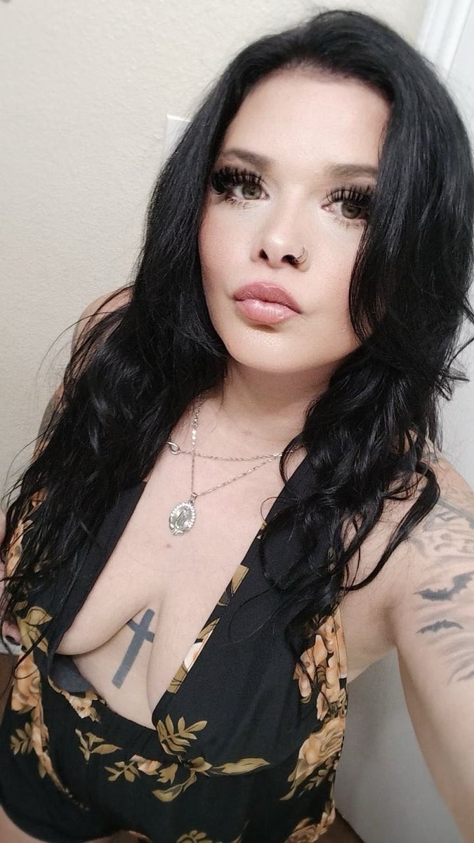 Chase0735's tweet photo. Silent senders are my fav! It’s a morning for this brat to be spoiled, so I might just let you enjoy my attention once you be a good boy and do what you’re supposed to do! $lynnlee0735
#findom 
#paypigs https://t.co/iwxW4gbfD4