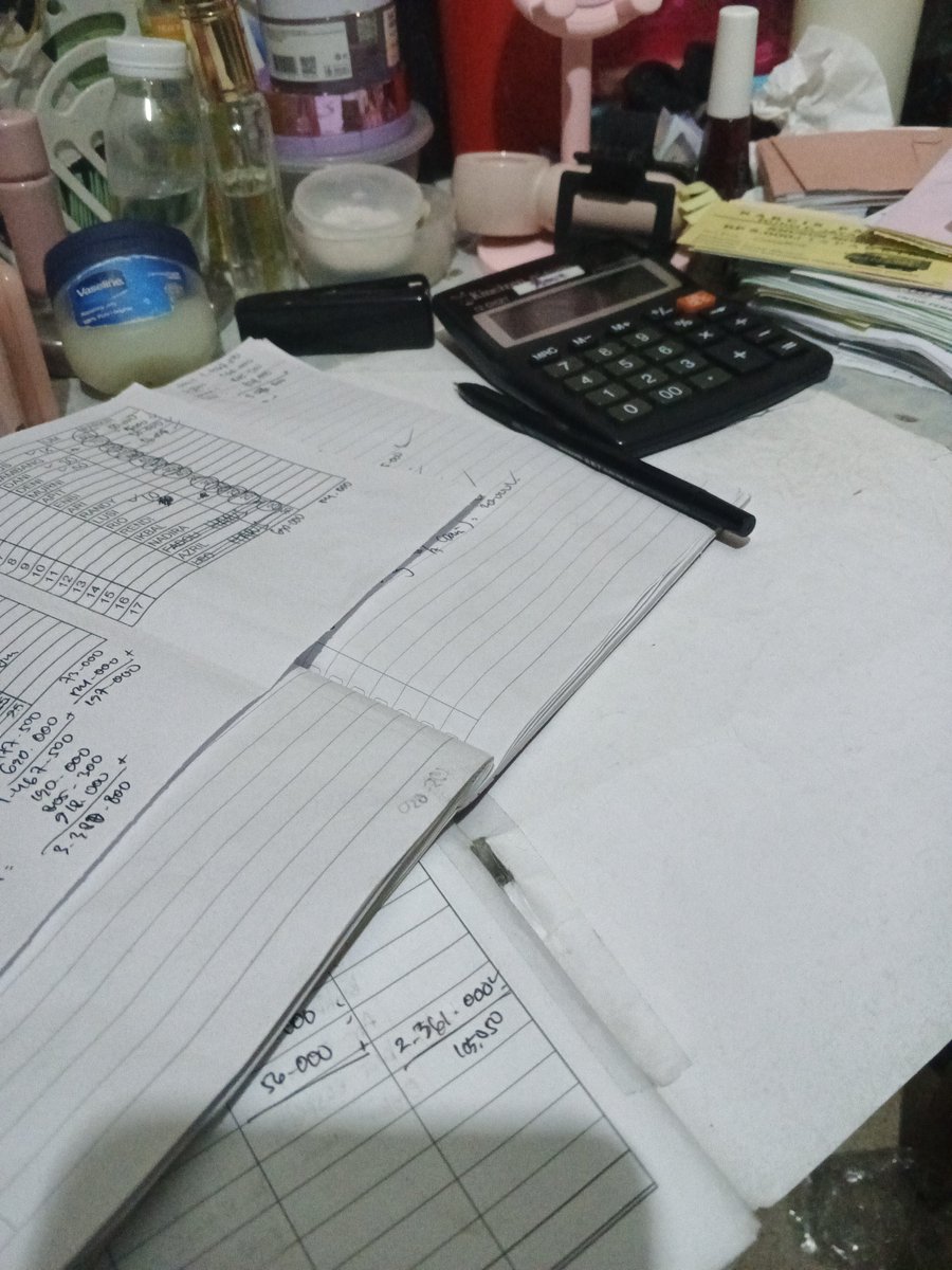 yeunaral's tweet photo. Dihitung lembur gasiii ini🥹 https://t.co/js8oAYP8Gr