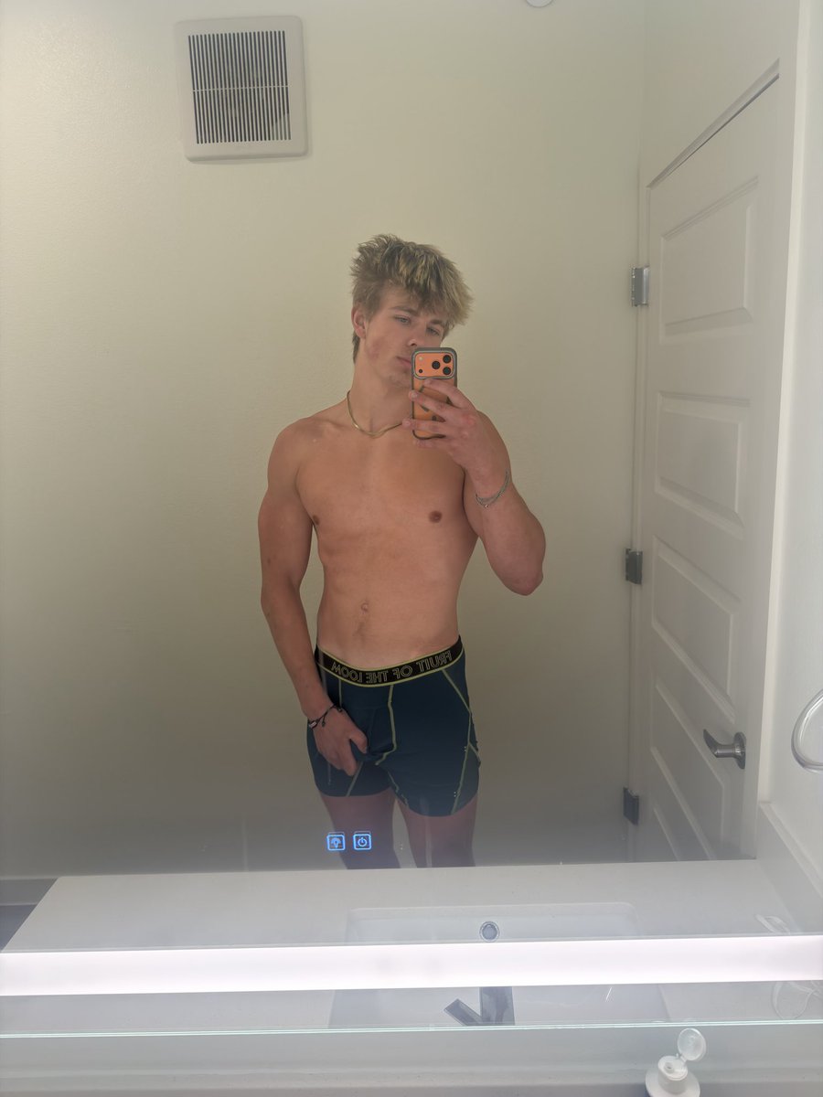 AdamXyoungg's tweet photo. hml 😈🍆 https://t.co/HttkNi4Eiy