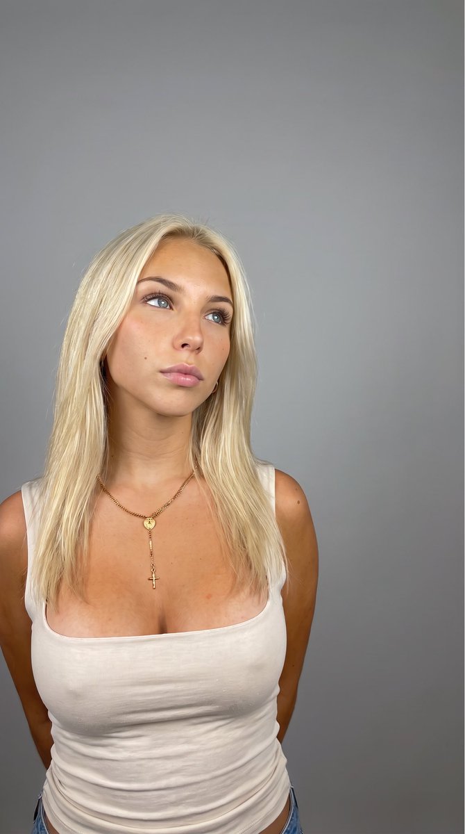Nala_feed's tweet photo. Photoshoot d’hier https://t.co/JWFLkfSo2m