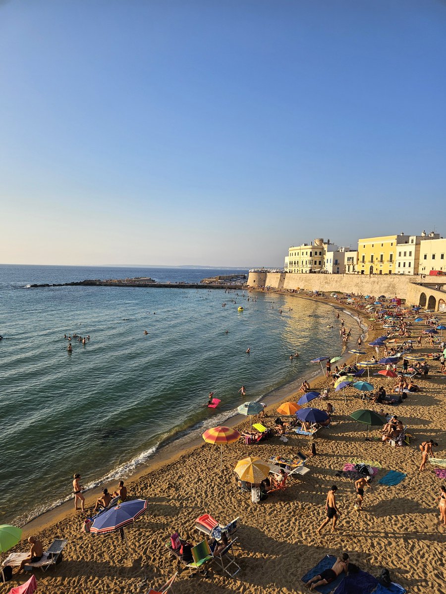 sionvoyageait's tweet photo. 🌊 Gallipoli nous a complètement séduits !
Entre les ruelles pleines de charme de la vieille ville, une baignade dans une eau cristalline et d'excellents restaurants pour terminer la journée, cette étape des #Pouilles a tout pour plaire. 🇮🇹
#Gallipoli #Puglia #Italie #Voyage https://t.co/fwL6rhFGxy