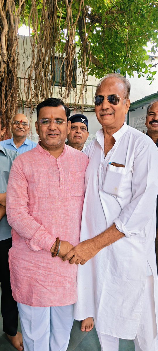 Sunilpa00792537's tweet photo. सरल, सौम्य एवं कर्मठ व्यक्तित्व के धनी आदरणीय श्री चंद्रशेखर जी जोशी भाई साहब को सलूम्बर जिले के प्रथम जिलाध्यक्ष नियुक्त होने पर हार्दिक बधाई एवं शुभकामनाएँ। 🌸💐 @csjbjym25 https://t.co/BaF9TY1Zo5