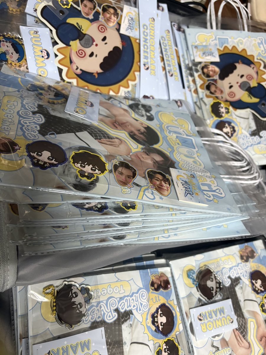 Min_zkim's tweet photo. ดีแล้วที่หาเพื่อนหารค่ารถกลับบ้าน เพราะนี่แค่ที่นัดแลกไว้ 🫠🫠 https://t.co/z0A3ZMkfnH