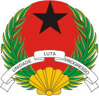 eusebio_dju's tweet photo. Uma palavra de esperança à juventude guineense
Os desafios sociais, econômicos e ambientais da Guiné-Bissau não serão superados sem o enfrentamento da desordem política que fragiliza as instituições, compromete a gestão pública e agrava as demais crises nacionais. Por isso, conclamamos a juventude guineense a investir continuamente na educação, conscientes de que lhe caberá a responsabilidade histórica de reconstruir o país sobre bases democráticas sólidas, estáveis e orientadas para um progresso duradouro.
A liberdade individual é condição indispensável para o desenvolvimento coletivo. Uma nação avança quando seus cidadãos podem definir seus próprios projetos de vida com responsabilidade, contribuindo para o fortalecimento da educação, da saúde, da dignidade humana e das oportunidades de desenvolvimento.
Também é necessário reconhecer que integridade, competência e compromisso público não pertencem a um partido político. O que deve orientar a escolha dos dirigentes é sua trajetória, sua capacidade técnica, sua responsabilidade institucional e sua fidelidade ao interesse nacional.
A Guiné-Bissau precisa de uma nova narrativa política e histórica, fundada no exame rigoroso do passado, na atribuição justa de responsabilidades e na defesa de boas práticas de governança, transparência, desenvolvimento científico, competitividade econômica e paz social.
Conclamamos a sociedade guineense, especialmente sua juventude, a preparar-se para os próximos processos eleitorais com consciência cívica, espírito crítico e compromisso democrático, unindo esforços em favor de uma Guiné-Bissau fundada na liberdade, na justiça, na responsabilidade institucional e na construção de um futuro digno para as próximas gerações.