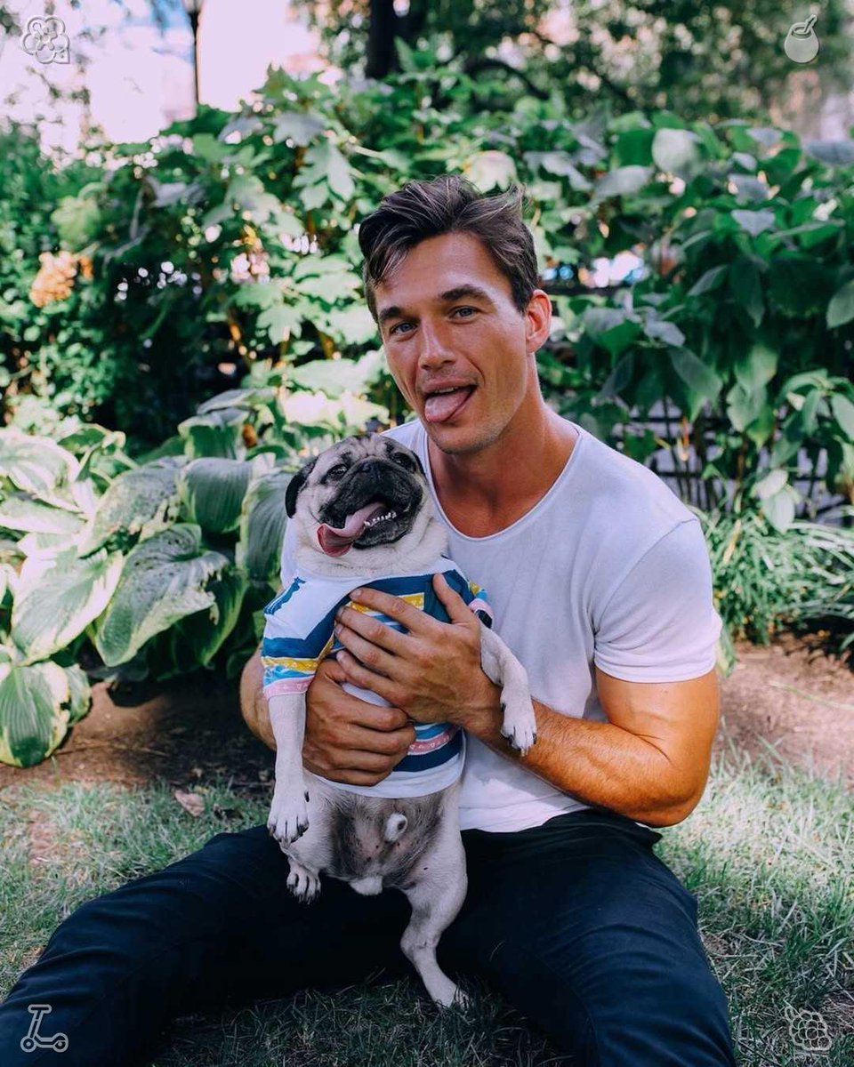 GarrettSteiger3's tweet photo. The world radiates vibrant colors and cozy joy—let your inner light blaze brilliantly, cast off all heaviness, and allow waves of delight to surge through every fiber of your being. Handle tender hearts with extra care now. 🌽