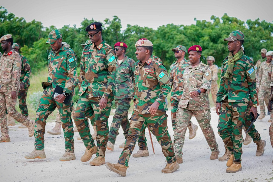 WDhacdo's tweet photo. Taliyaha Militariga oo kormeeray Dugsiga General Gordon ee Muqdisho

“Kormeerka ayaa ujeeddadiisu ahayd qiimeynta tayada tababarka, dardargelinta ciidamada iyo dhiirigelinta askarta." Ayaa lagu yiri war ka soo baxay taliska. Sii akhri https://t.co/ccK0XfeNC6 https://t.co/YVMFKDjLb4