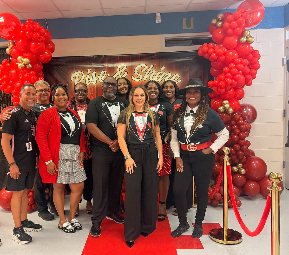 tiqkia_b's tweet photo. Rise & Shine, Lake Worth! โ๏ธ๐
Excited for the first day back for Palm Beach County School teachers! Wishing our incredible staff, dedicated educators, students, and parents a school year filled with learning, growth, and success. ๐โจ#LWMS #PBCSD #BackToSchool #RiseAndShine https://t.co/exj6hZXFfK