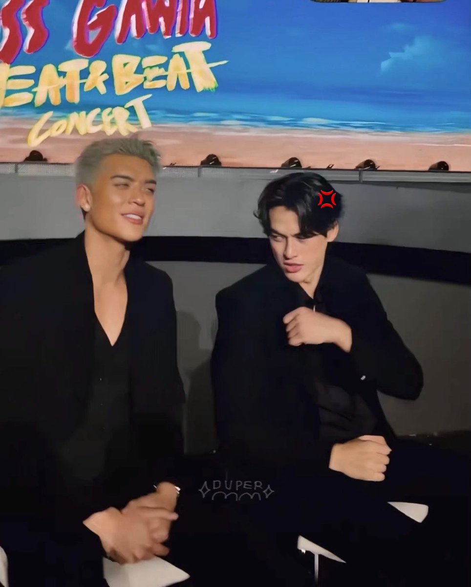 __dupermm's tweet photo. me: Could you punch Joss?
G: 😾👊🏻💥💥💥

กวินนี่หมัดแม๊วจิงๆๆ ค่ดจะโหด ค่ดจะน่ากัว🥺 แล้วพี่จอสจะไปรู้อะไร ฮียิ้มอย่างเดียว แกโดนแมวต่อยน้ะ
#JossGawinConcert #jossgawin https://t.co/A88n9A85uL