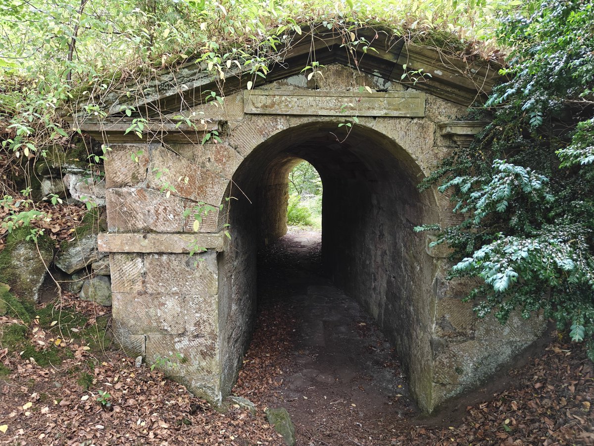 DuckNoNumber's tweet photo. @OldeWorzel That one isn't a bridge, it's some sort of memorial. Here's some more pictures of it, including a bone built in to the mortar. https://t.co/gD1yrYfx98