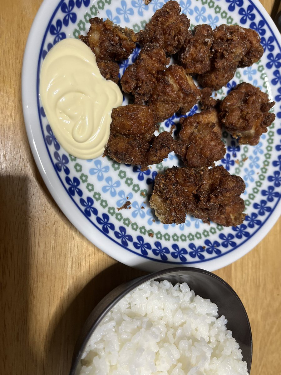 DEDEDEcas's tweet photo. ごめん、、、唐揚げだよ https://t.co/AYn5TMKb34