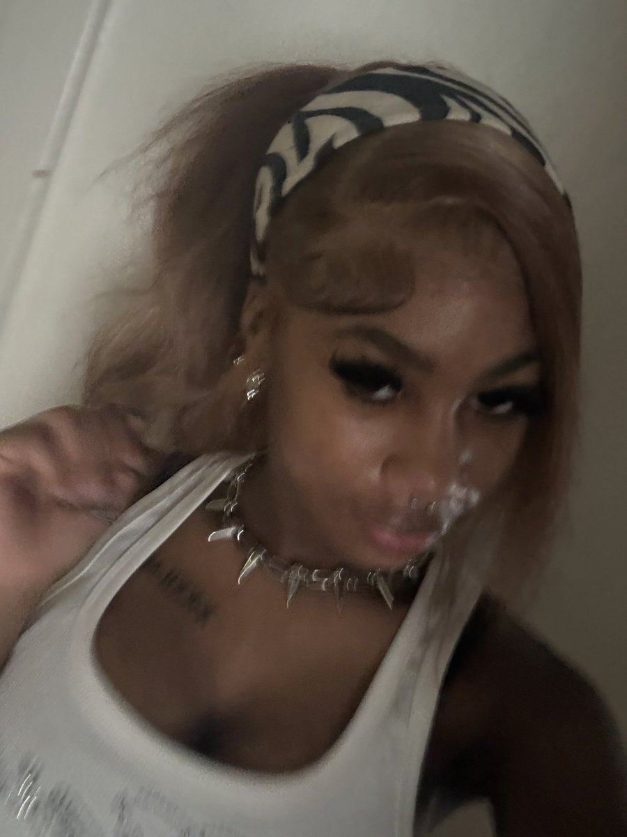 someprettyg1rll's tweet photo. My pretty face:))))))))) https://t.co/IPccM3Gfty