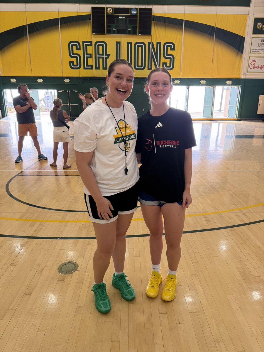 MiriamSamuelso3's tweet photo. Thank you @PLNU_WBB for a wonderful experience at your elite camp! I enjoyed the energy in the gym and experiencing the Sea Lion community! @CoachKlop2 https://t.co/z5NA6e9aCn