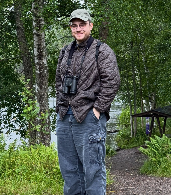 Ozzny_CS2's tweet photo. After not streaming since the Cologne Major Final, ohnePixel gave an update saying he visited Finland with his mom and will return:

"Sorry for the damn long break... honestly felt a little lost, idk why. Didn't check my socials much, but met so many of you during my time touching grass and i just wanna say thank you for everything (how are there so many of yall, my mom was like wtf... is this my son 😭❤️)

Excited to stream again, and thank you for all the kind words, lowkey shed a tear, love yall. Sometimes this fkin bum forgets what he has..."