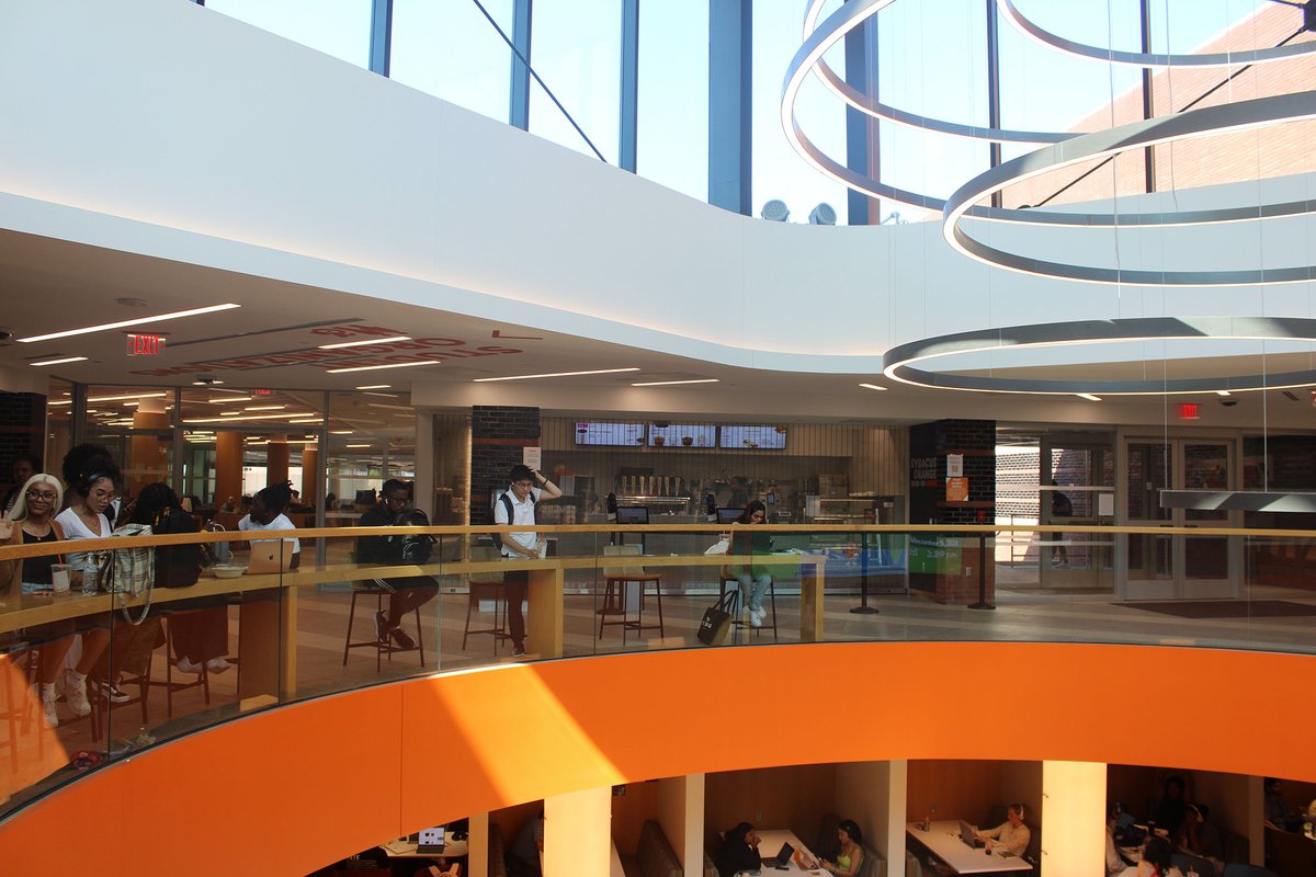 dailyorange's tweet photo. Syracuse University launched mobile ordering capabilities for on-campus dining locations on Monday. It’s set to start at Dunkin’ in Schine Student Center with plans for expansion later in the semester.
https://t.co/RQqgH9zxcy https://t.co/1yZCN2eviD