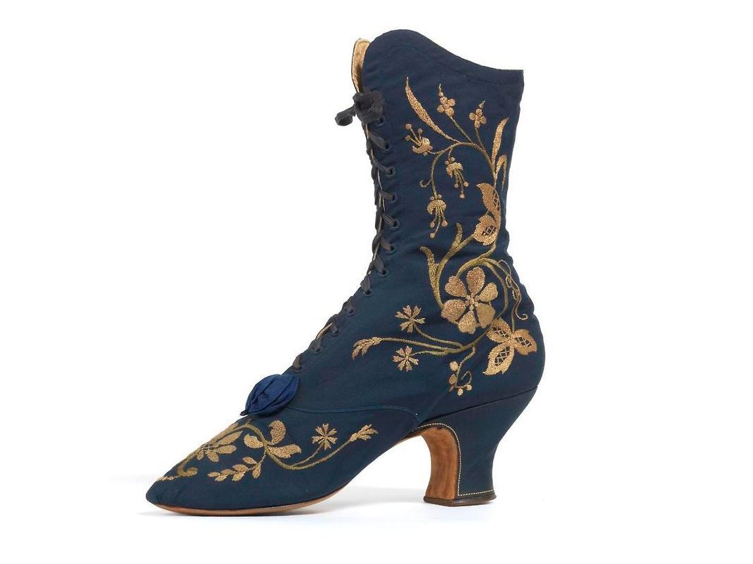 wikivictorian's tweet photo. Boots, 1880s. Bath Fashion Museum. https://t.co/wMVjKio9o8
