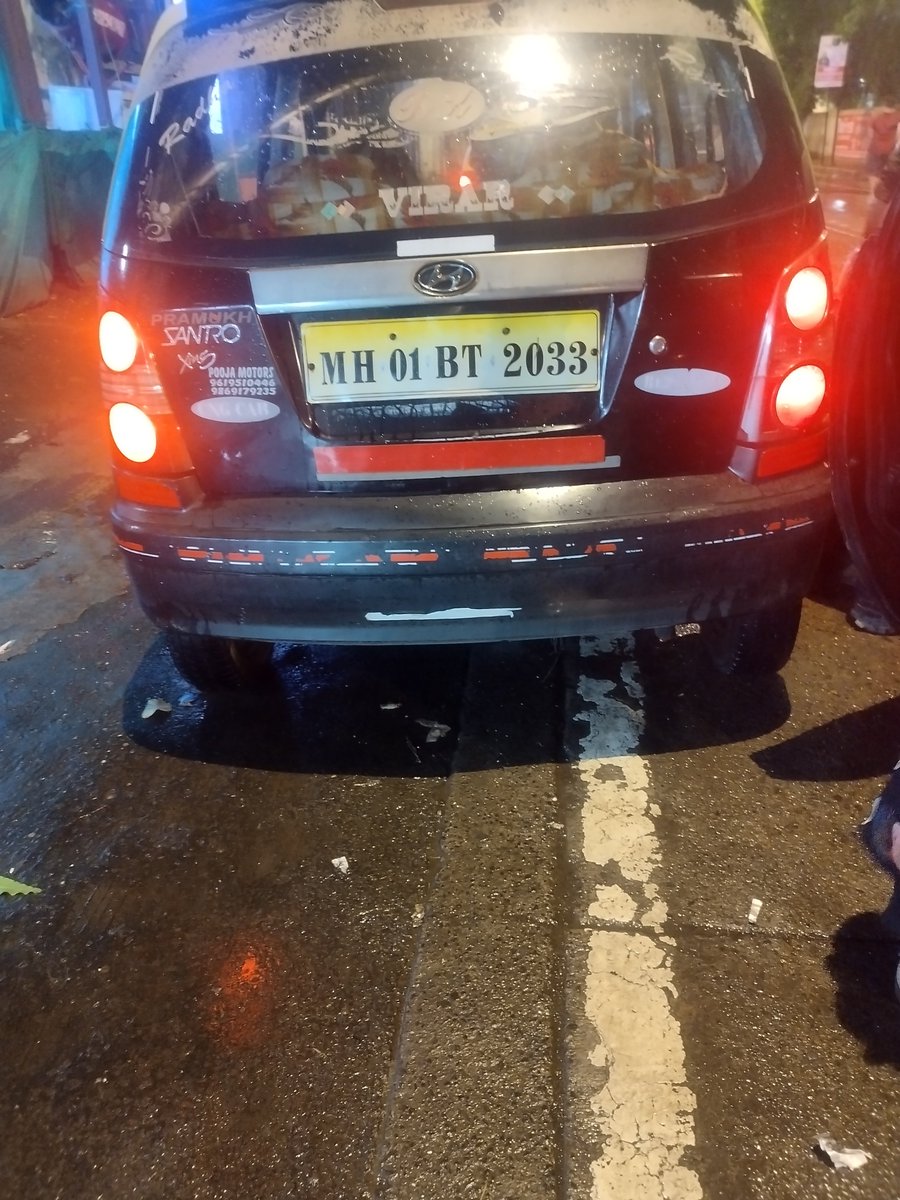 KJ_1987's tweet photo. @MTPHereToHelp - Dear Team, please note the drivers of these cabs denied ride from Gandhi Market to Sion Circle.

It has been very common in this area in spite of 2 footpaths dedicated for Taxi parking.

They don't even think of urgency of a person. https://t.co/jBRqfyNb93
