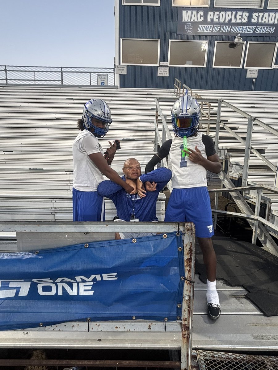 2wayCJ's tweet photo. Last ride with my 2!! Let’s give them something to ✍️ about!! @kd_linville 
@WillieCarter34 @Coach_A_Nowell @CoachSnell @tiji_paul5 @ConnallyCadets @EBGSkills @SkysTheLimitWR https://t.co/Sr9R9hxBIT