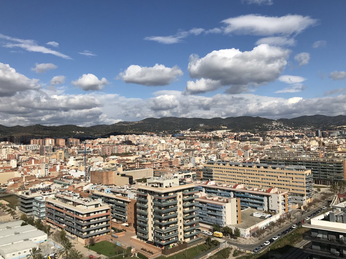 AjBadalona's tweet photo. ✅ L’Ajuntament de #Badalona licita el contracte per instal·lar 615 càmeres de videovigilància a tota la ciutat

El contracte inclou la instal·lació dels dispositius, l’adequació d’una sala de control a la Guàrdia Urbana i el manteniment del sistema

ℹ️https://t.co/8JnkOu89e0 https://t.co/oMl4Y2MCnF