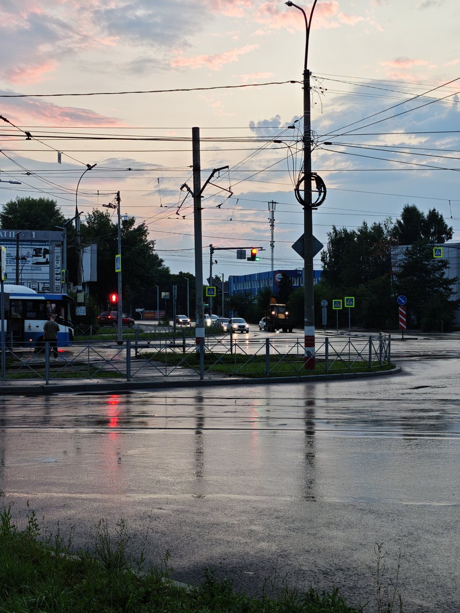 dmitriyDM666's tweet photo. Ульяновск после дождя 
#photo #afterrain https://t.co/xerI7u1xUR
