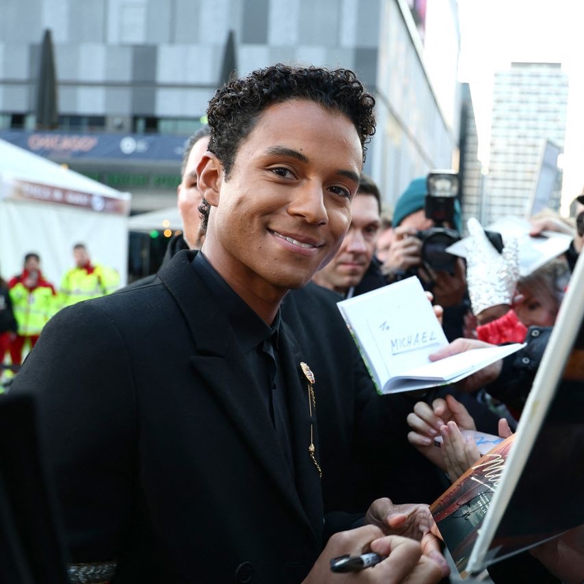 ShadesFrance's tweet photo. 🚨 JAAFAR JACKSON poursuit sa lancée au cinéma ! 🎬

👉 Il sera à l’affiche aux côtés de WILL SMITH dans le film "SUPERMAX" (tournage prévu mi-août)

Une carrière potentiellement prometteuse pour le neveu de Michael 💎 https://t.co/kTaNp2poI2