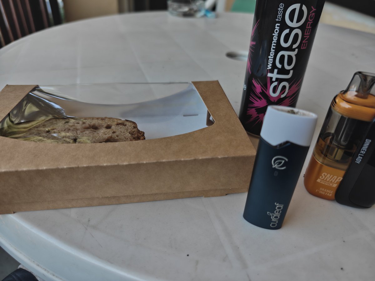 spacestonernoc's tweet photo. did yart before and during work, got vegan banana bread and a vegan taco bowl. lets see if i still shit my guts out lol. #drugtwt #weedtwt i had 5 customers in my 6 hours of work today. so fucking boring omfg. but the day went by quickly https://t.co/RhNdwgKS3I