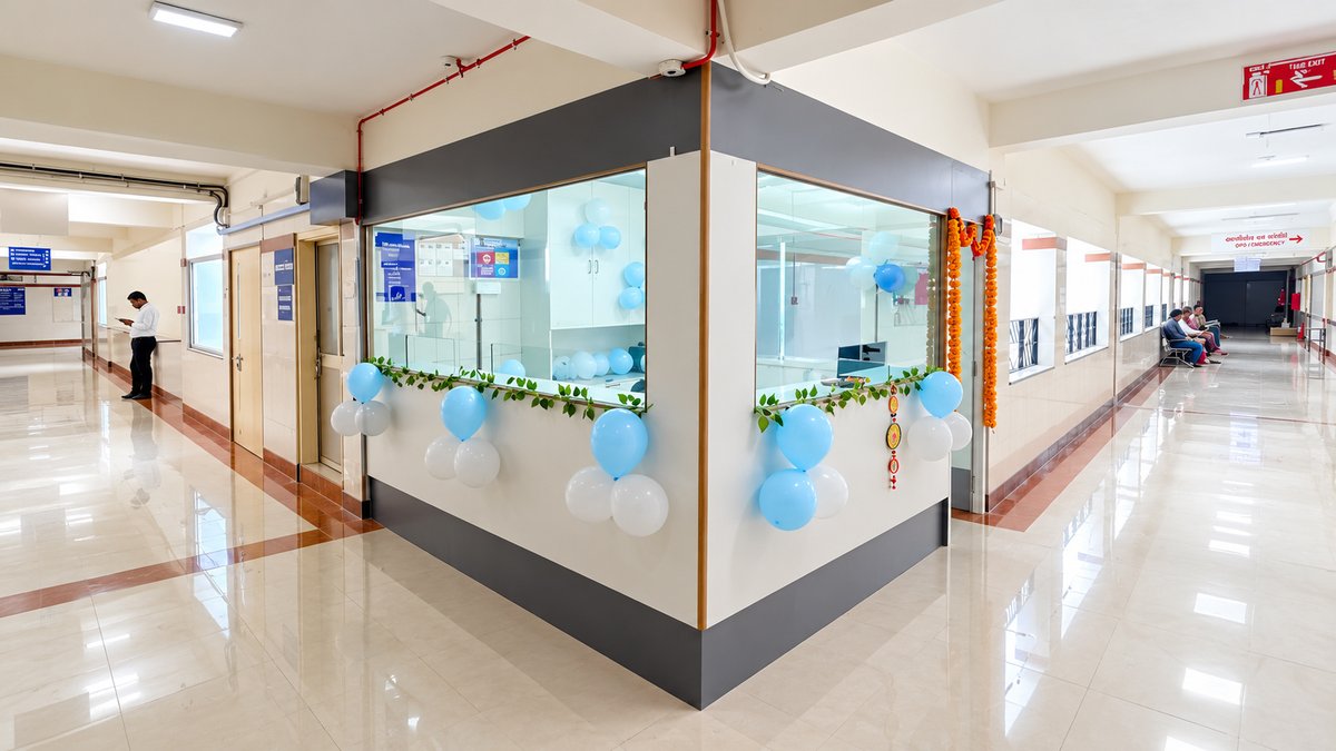 Hanumant_hos's tweet photo. New deluxe and special wards are operational at Hanumant Hospital.
#hanumanthospitalmahuva #Pidilite #NABH #deluxeward #SDMmahuva #healthcare #doctor #service #multispecialityhospital #visitingdoctor #weeklydoctor #mahuva #bhavnagar https://t.co/glt4WjV6hW