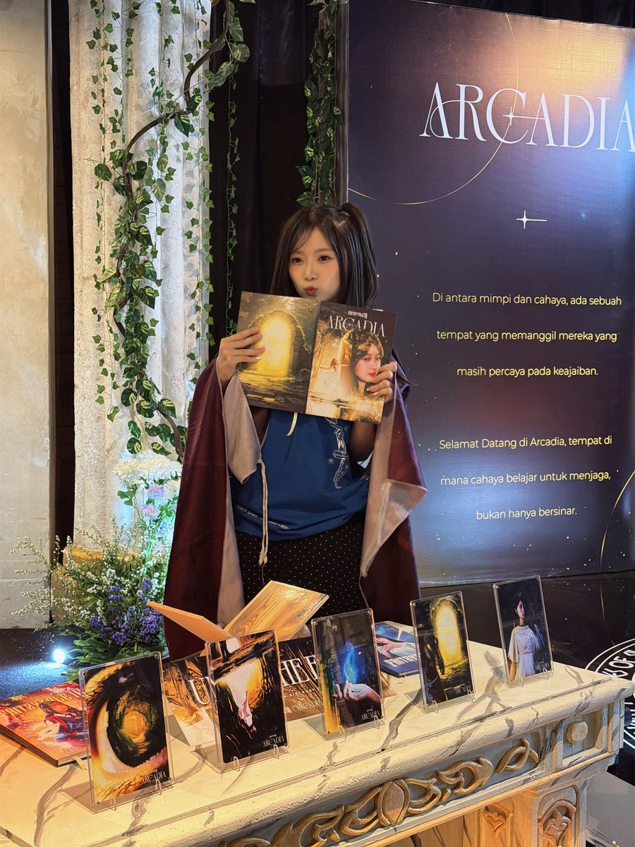RFritzy_JKT48's tweet photo. Untuk semua yang sudah menjadi bagian dari Arcadia #FritzyTale18 , terima kasih dari lubuk hatiku yang paling dalamm 🤍

Aku benar-benar ga nyangka bisa menerima begitu banyak cinta, usaha, dan perhatian dari kalian. Melihat semua yang udah dipersiapkan untuk merayakan ulang tahun aku, aku sangat bahagia sekaligus terharuu. Setiap detail, setiap pesan, dan setiap dukungan yang kalian berikan akan selalu aku simpan di hati.

Terima kasih kepada seluruh panitia, fans aku pasukan ungu💜 dan semua orang yang ikut berpartisipasi. Kalian sudah meluangkan waktu, tenaga, dan hati untuk membuat momen ini menjadi begitu istimewa. Aku sangat menghargai semua usaha yang telah kalian lakukan.

Semoga semua kebaikan yang kalian berikan kembali kepada kalian berkali-kali lipat. Terima kasih sudah selalu menemani dan mendukungku sampai hari ini. Aku harap kita bisa terus membuat banyak kenangan indah bersama yaa

Love you all. Sampai bertemu lagi di tahun” berikutnya. Arcadia, forever together! 🤍✨

#FritzyTale18