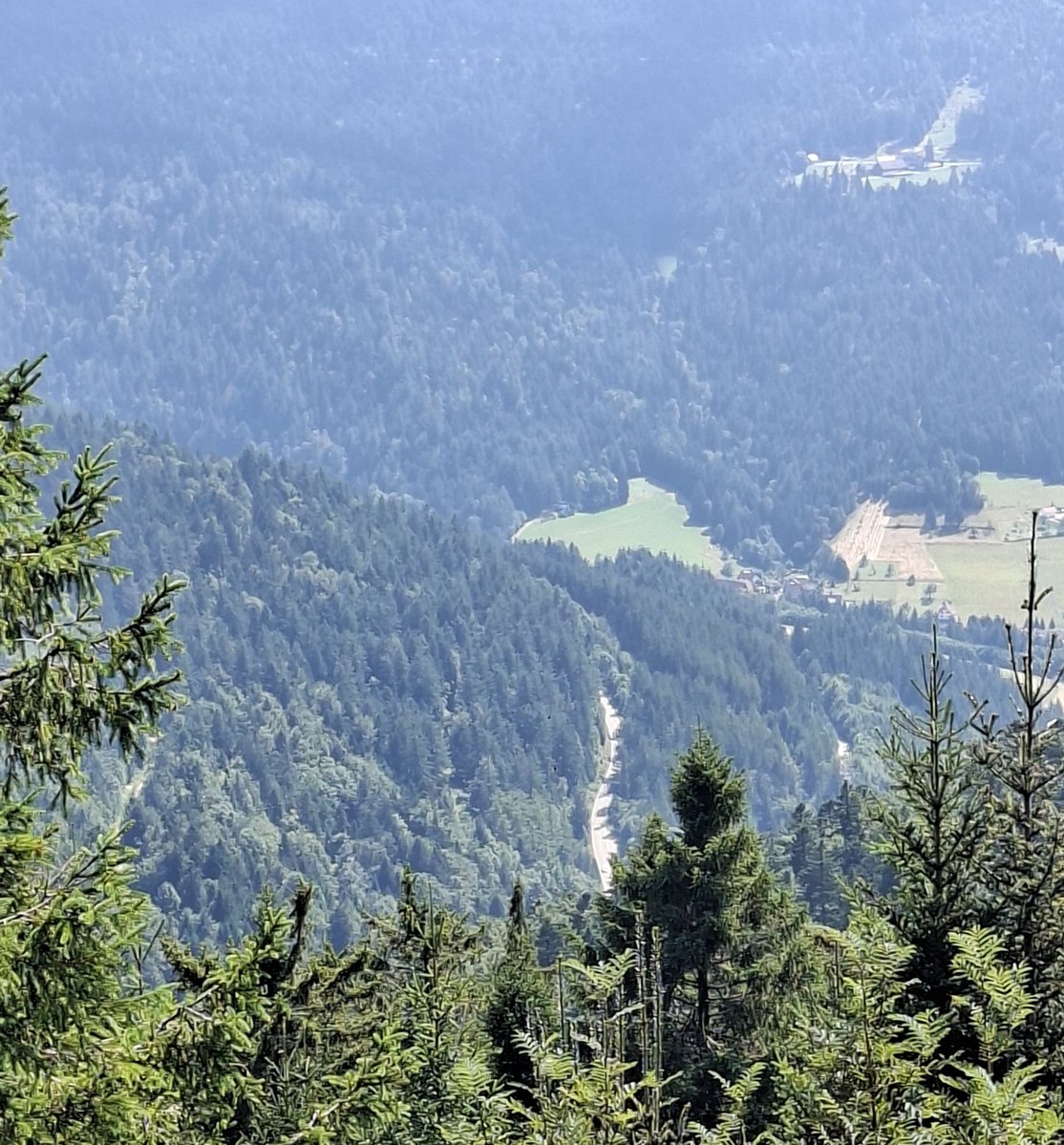 F4JSU's tweet photo. Black forest in Germany is beautiful!
60 QSOs, 5 SOTA (10 points ~1 000m), ~10 POTA.
Time to upload the logs.
Thanks every hunters for the QSOs, special thanks to @F8EXM & @pjournel I hope to catch you again! https://t.co/6119ECs0uw