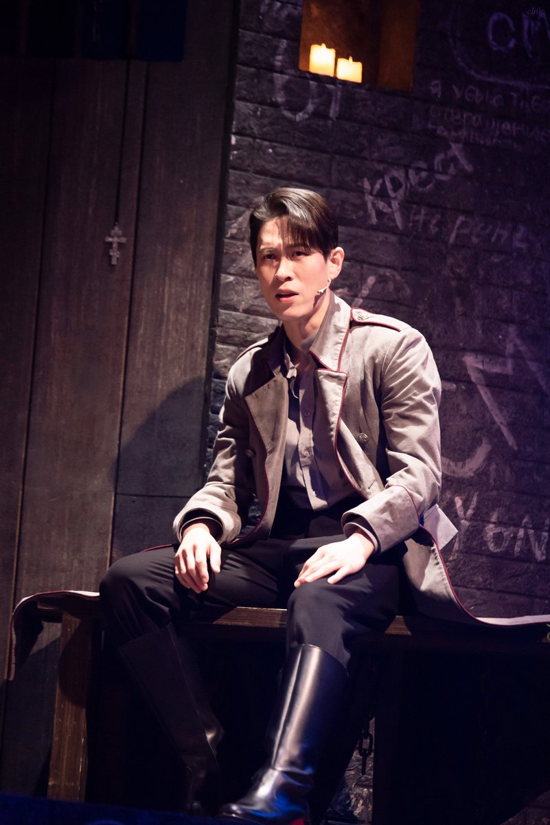 ch0c_p's tweet photo. 260625 14시 뮤지컬 <브라더스 까라마조프>
스페셜 커튼콜 '헛소리'

드미트리 #이형훈 https://t.co/Ia4Umand0I