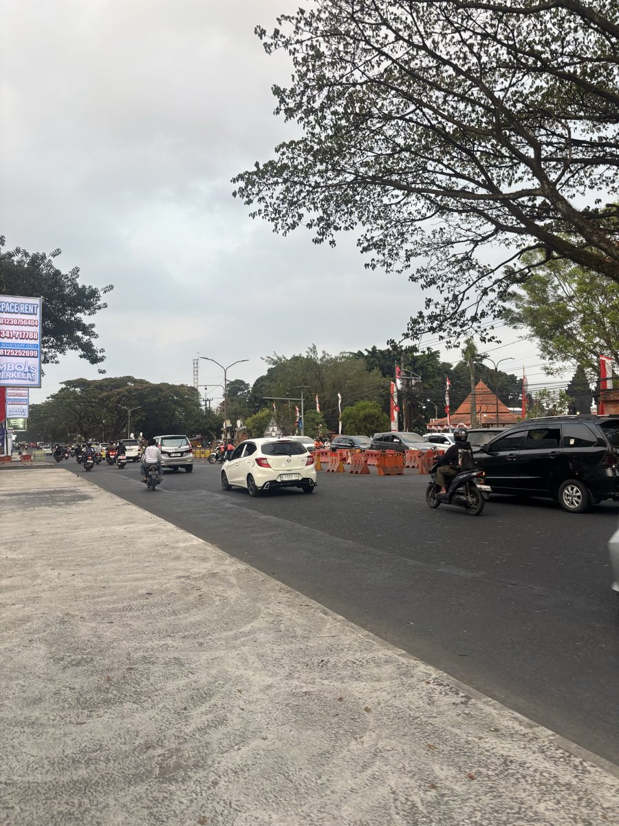 strawchease's tweet photo. Ademm bgt sukaa, jd senang jalan kaki terus di malang 🫶🫶 https://t.co/KRX54NGpqL