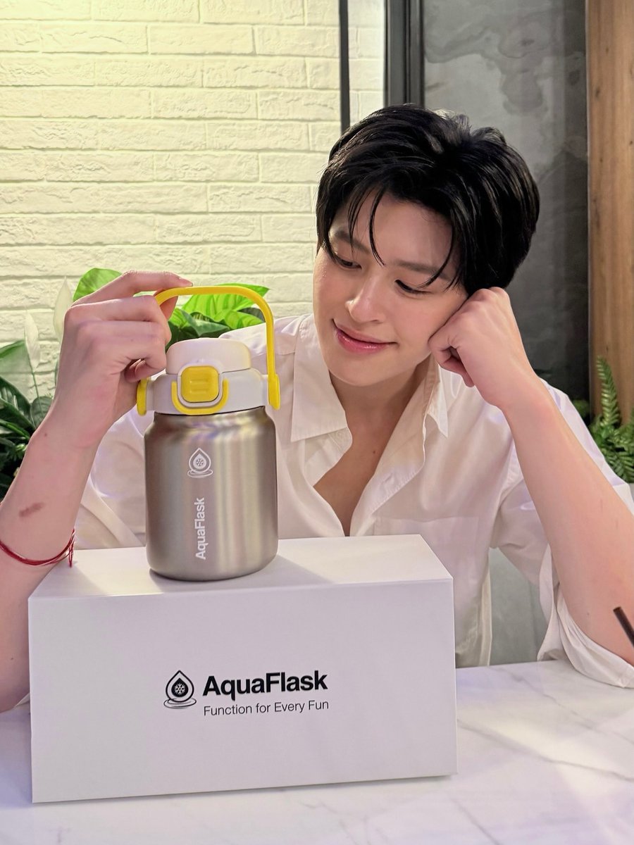 ppnaravit_home's tweet photo. IG update : ppnaravit

📎 https://t.co/XpmUdJCScv

AquaFlask Special Collection Box Set 
2 สีสุดเอ็กซ์คลูชีฟ
- Deep Tide Series
- Silver Dawn Series
ทุกการสั่งซื้อ รับสิทธิ์ลุ้นมางาน AquaFlask Function for
Every Fun x Pond Phuwin วันที่ 3 กันยายน 2569
วางจำหน่าย
6-12 ส.ค. 69 ที่ Mega Bangna และ Samyan Mitrtown
6-23 ส.ค. 69 ทาง LINE Shopping : AquaFlask Thailand

#ppnaravit 
#AquaFlaskTH #AquaFlaskThailand #FunctionForEveryFun
#PondPhuwinxAquaFlask