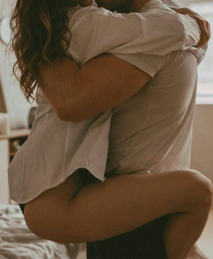 LoveZavanah's tweet photo. @arrojo019 Buen día mi amor! 🫶
Feliz inicio de semana
cariño ☀️ 🤗🌹
¿ Cómo está el amor
de mi vida ? 😍
No pasan las horas sin
que te piense, te extraño
tanto mi amor que los
minutos parecen días
sin terminar ❤️
#TeAmo💘
#TuYYo ❤️🔥
#EresMioSoyTuya 💋 💋 https://t.co/uhHlrUG0Cq