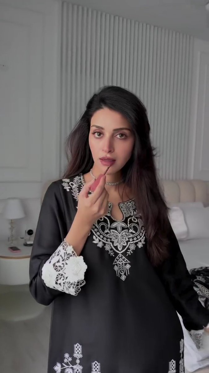 Allabout_baloch's tweet photo. She is the reason black never goes out of style<-

#anmolbaloch https://t.co/yCYLUZTVe8