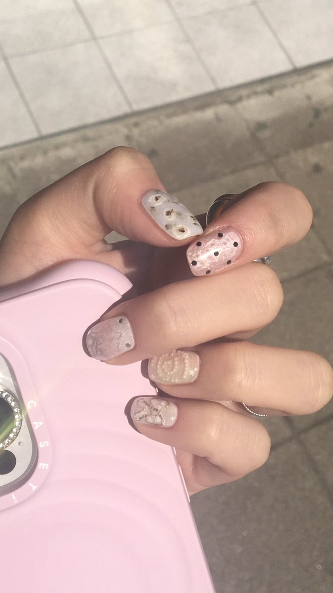 zzangeuu's tweet photo. 내가좋아했던네일시리즈💅💅💅 https://t.co/IL2Sfptuci
