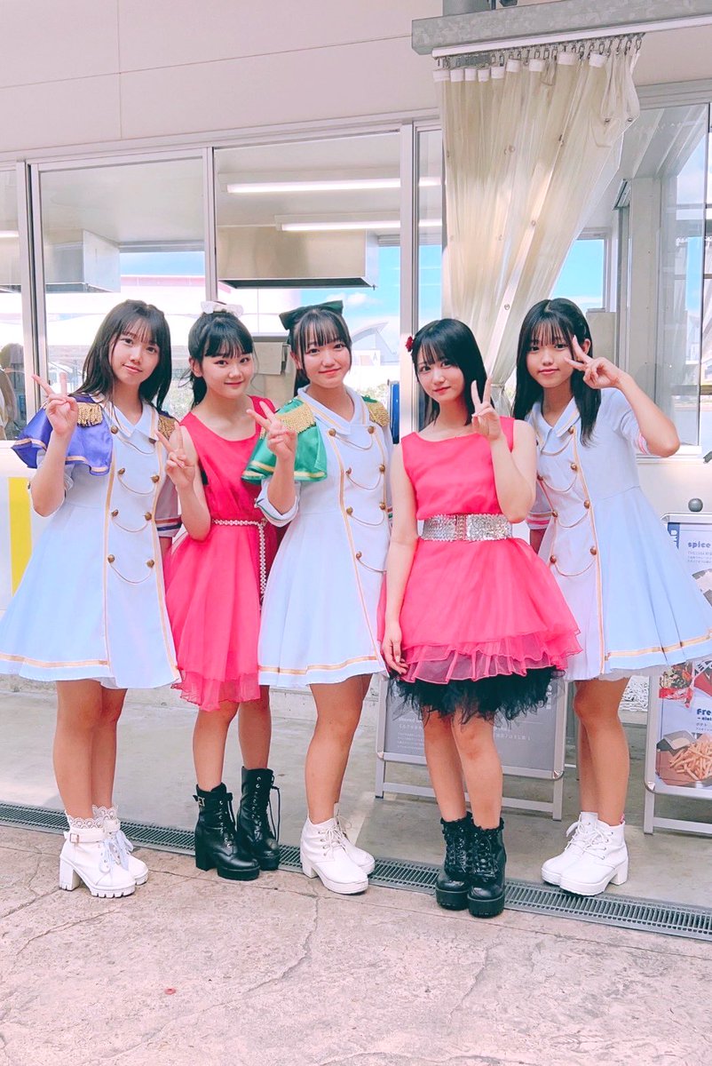 LittleStar_HEG's tweet photo. さき、8年間本当にお疲れ様💐

キッズアイドル時代から一緒に頑張ってきた仲間♡

これから新しい道でもさきらしく輝けますように✨

ラストJKたくさん楽しんでね！！

#愛純百葉 https://t.co/v4qFvOlhWU