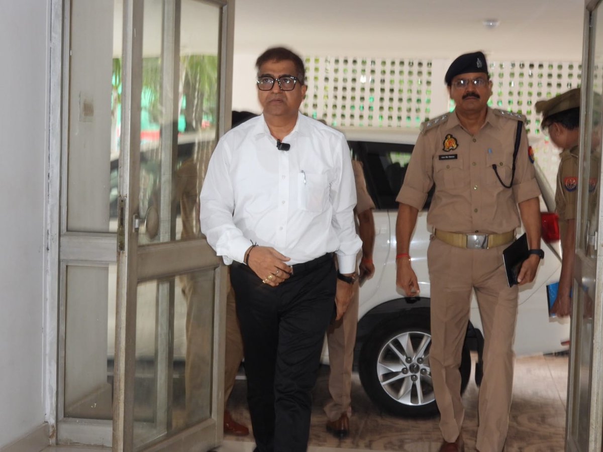 AdgGkr's tweet photo. आज दिनांक 03-08-2026 को नवागत अपर पुलिस महानिदेशक गोरखपुर जोन श्री राम कुमार (IPS) द्वारा कार्यभार ग्रहण किया गया । https://t.co/q0KmpTa6Iy