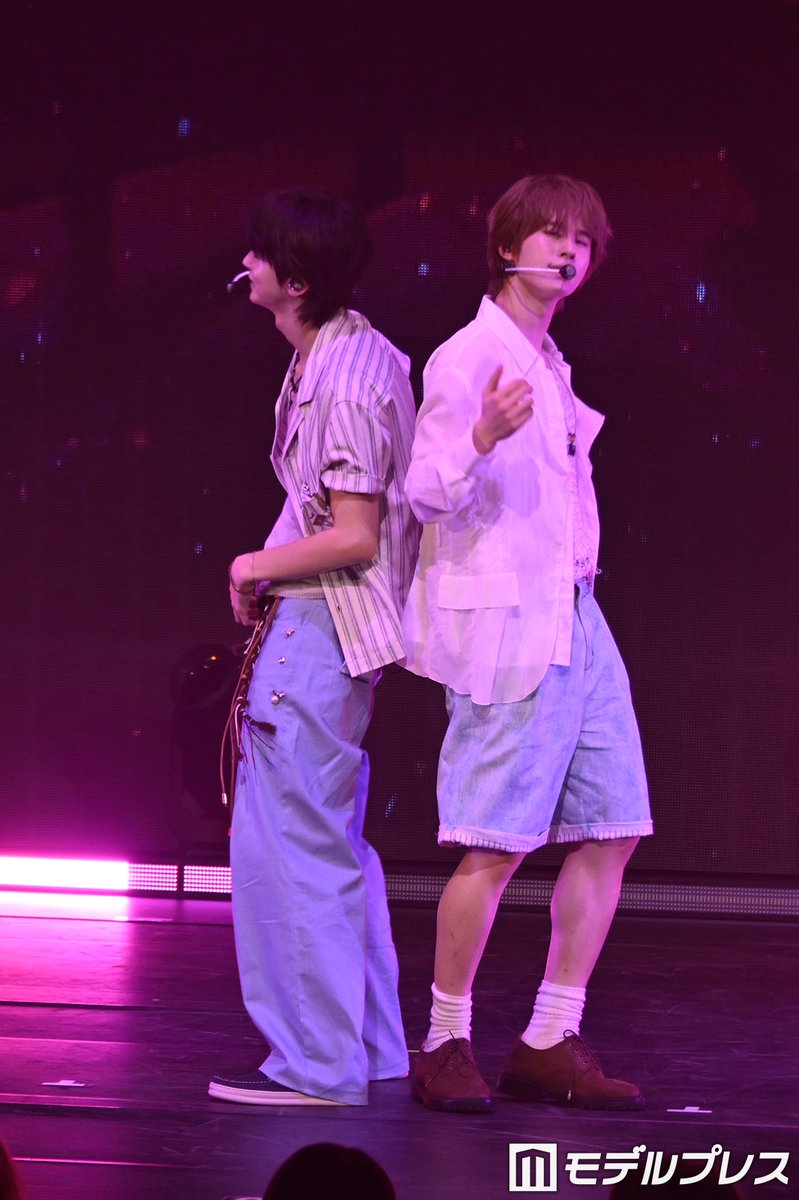 modelpress's tweet photo. 【写真43枚📸】TWS、Japan 2nd Single「SODA SODA」PREMIUM SHOWCASE🫧

「OVERDRIVE」「Palm Tree」…全5曲披露✨️
ステージ降壇のたび丁寧に挨拶する姿も
https://t.co/24LZn0pCgU

#TWSと弾ける夏 @TWS_PLEDIS_JP https://t.co/UiKc59kZzQ