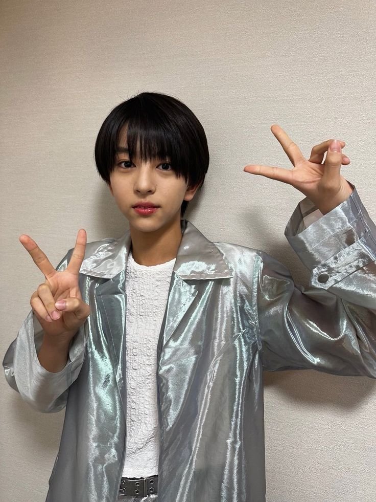 sjinqw313's tweet photo. 어린이 아가 시절 료스케가 앙나 좋다.. #ICEx #八神遼介 https://t.co/1unkUshhau