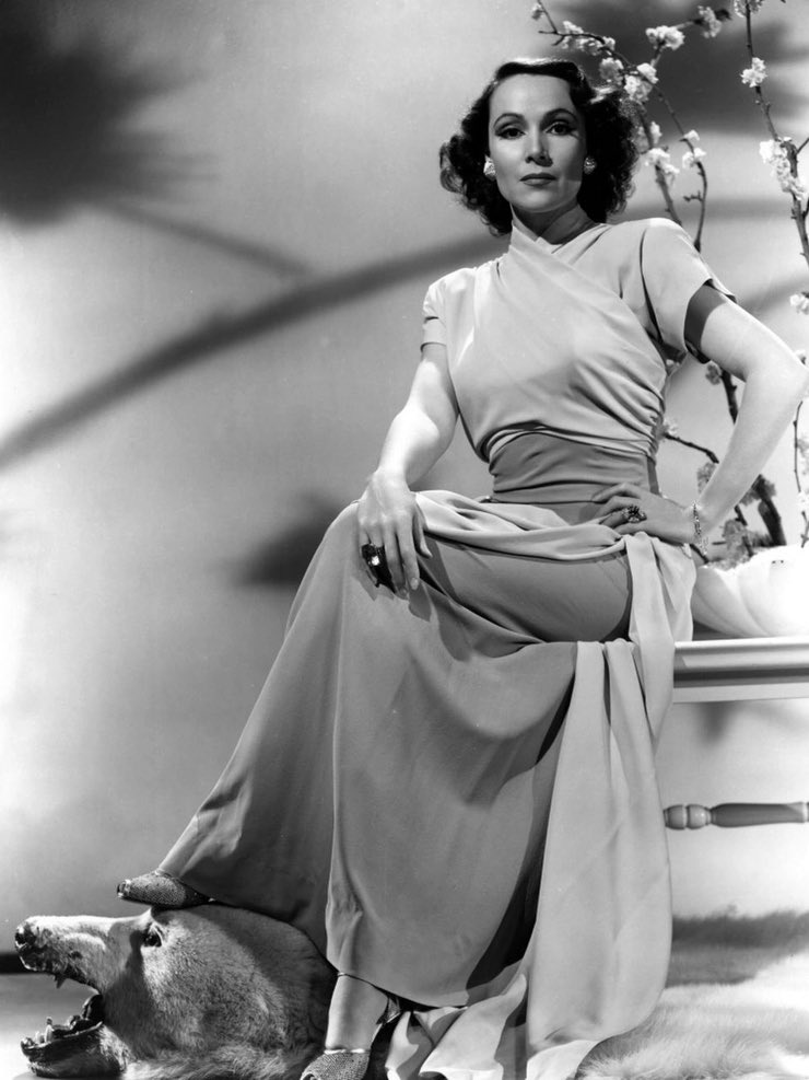 LvClassicFilms's tweet photo. Happy birthday to #DoloresdelRio. https://t.co/MchufDsBBl