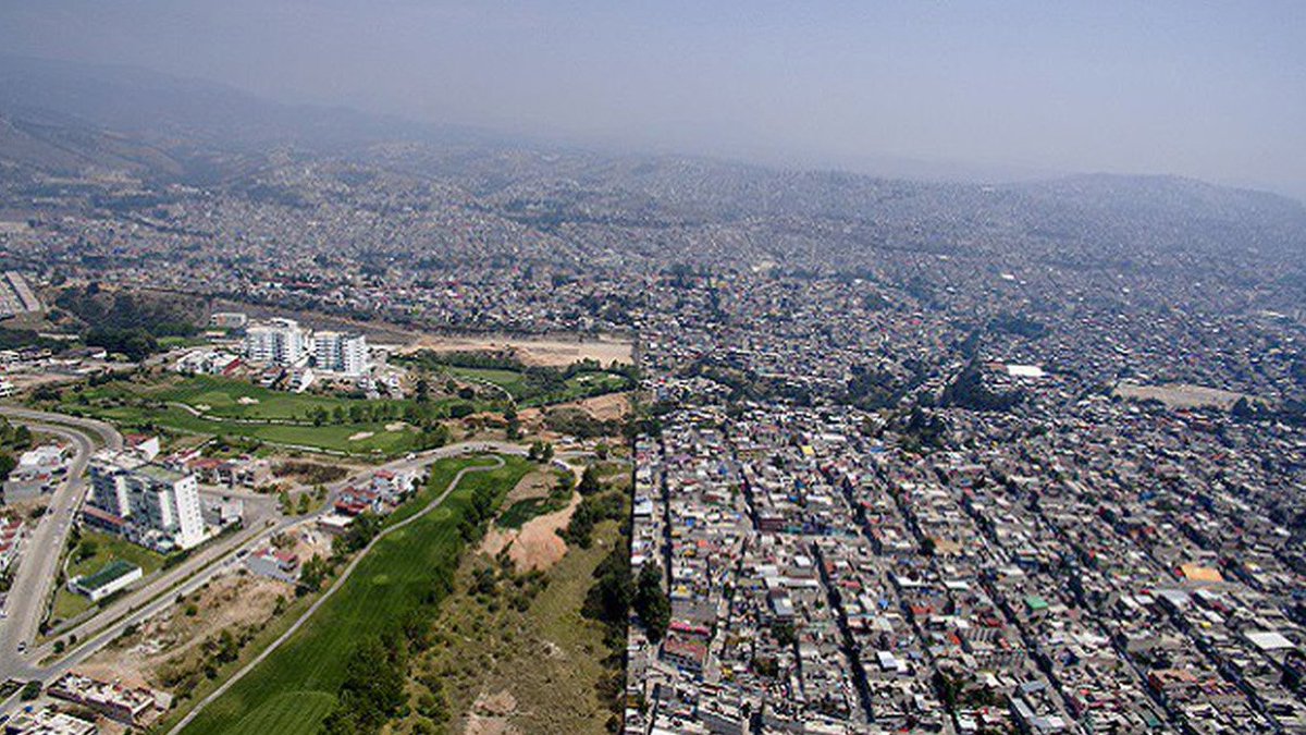 NancyGrajedaM's tweet photo. Buenos días. Te invito a leer mi artículo 🖊️de esta semana: 
Dos realidades, una misma ciudad
https://t.co/W9cDbWP3KM https://t.co/19K6CBto7A