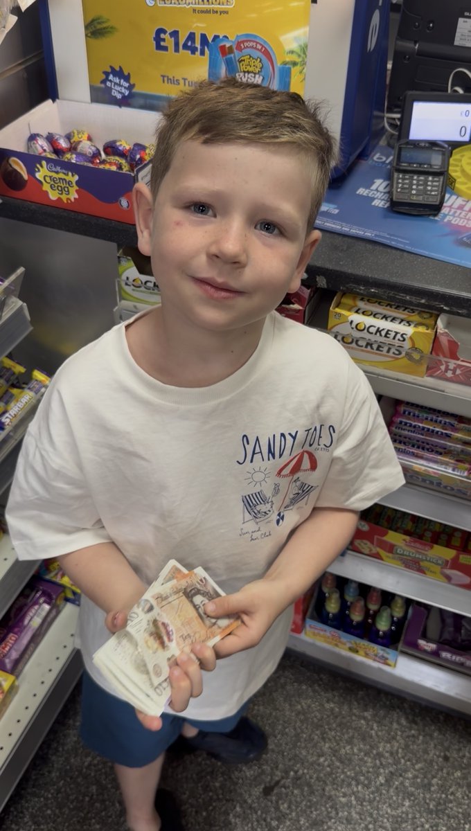 benbolger_'s tweet photo. if you're a parent wondering when to start talking to your kids about money, you probably already have the opportunities. you just need to let them play out.

follow @benbolger_ for more on teaching kids about money.

if this resonated, repost the first tweet. https://t.co/P8IcxgfpaT