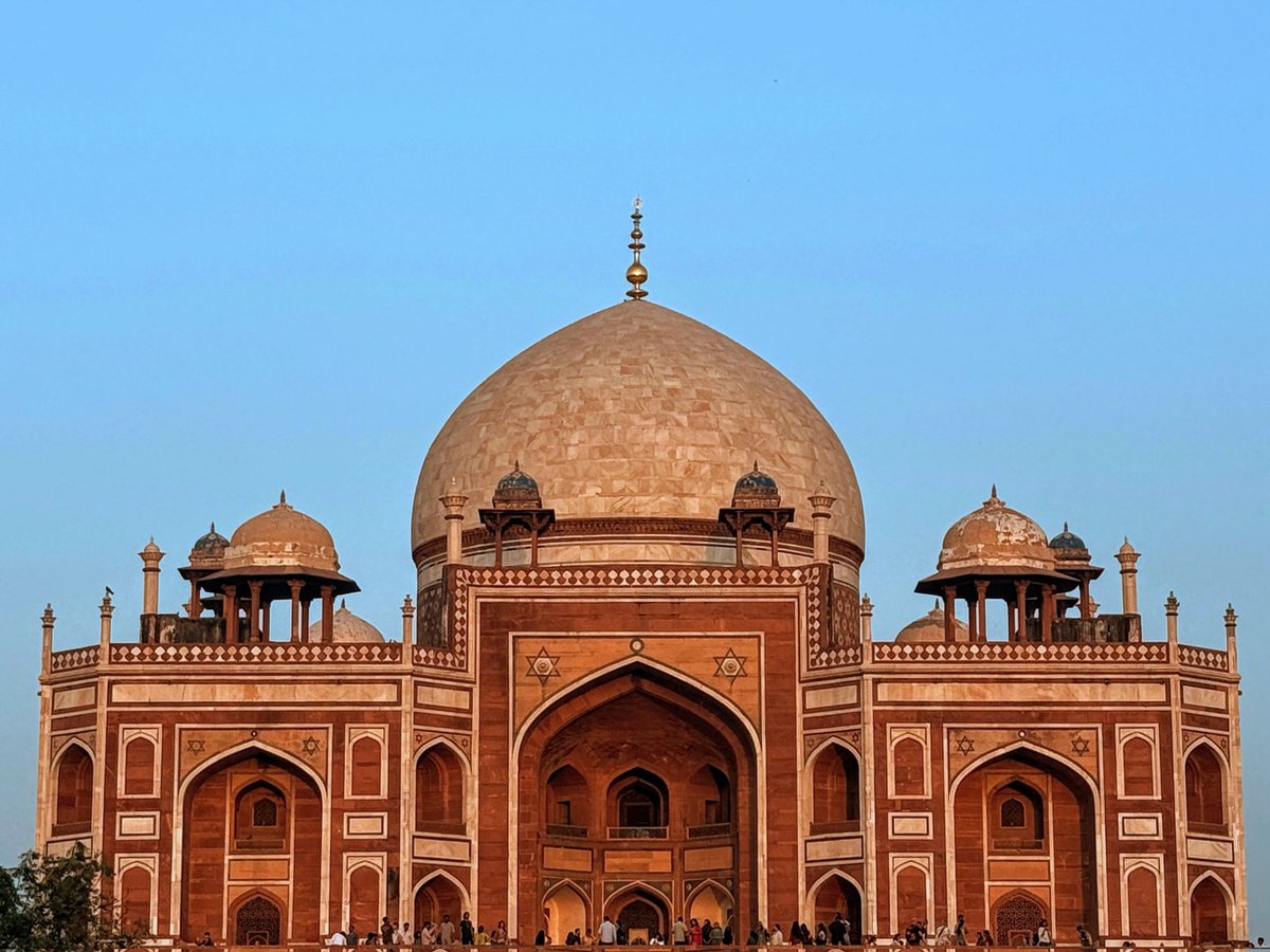 humorosaurus's tweet photo. Humayun, I'll always 𝘧𝘢𝘭𝘭 for your tomb https://t.co/kGgjWtzFFp