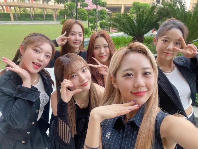 pr1ncesass's tweet photo. @STAYC_official @aespa_official @NewJeans_ADOR @RVsmtown @hf_dreamcatcher — bugaboo ᨳଓ .

            cyan .ᐟ          𖹭       ot6 .ᐟ https://t.co/FoIKO7szBk