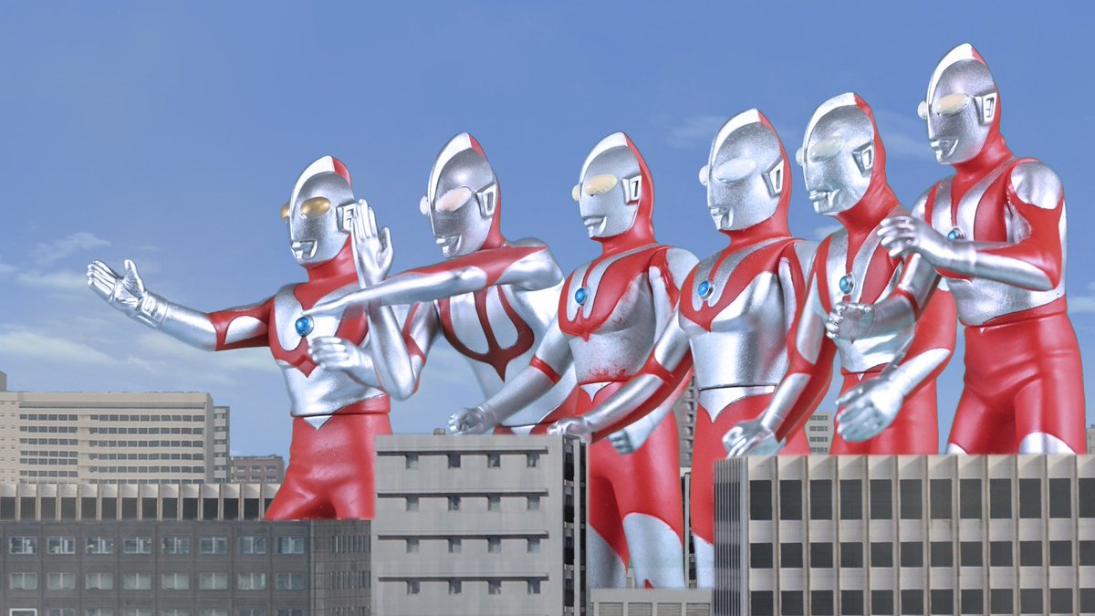 XEOqurt7e3q6euw's tweet photo. 子供達「ウルトラ兄弟出てこーい!!」

ウルトラマンだ！
Aタイプだ！
Bタイプだ！
Cタイプだ！
シン・マンも!
1973Ver.もいるぞ!! https://t.co/eNCsliYSIv
