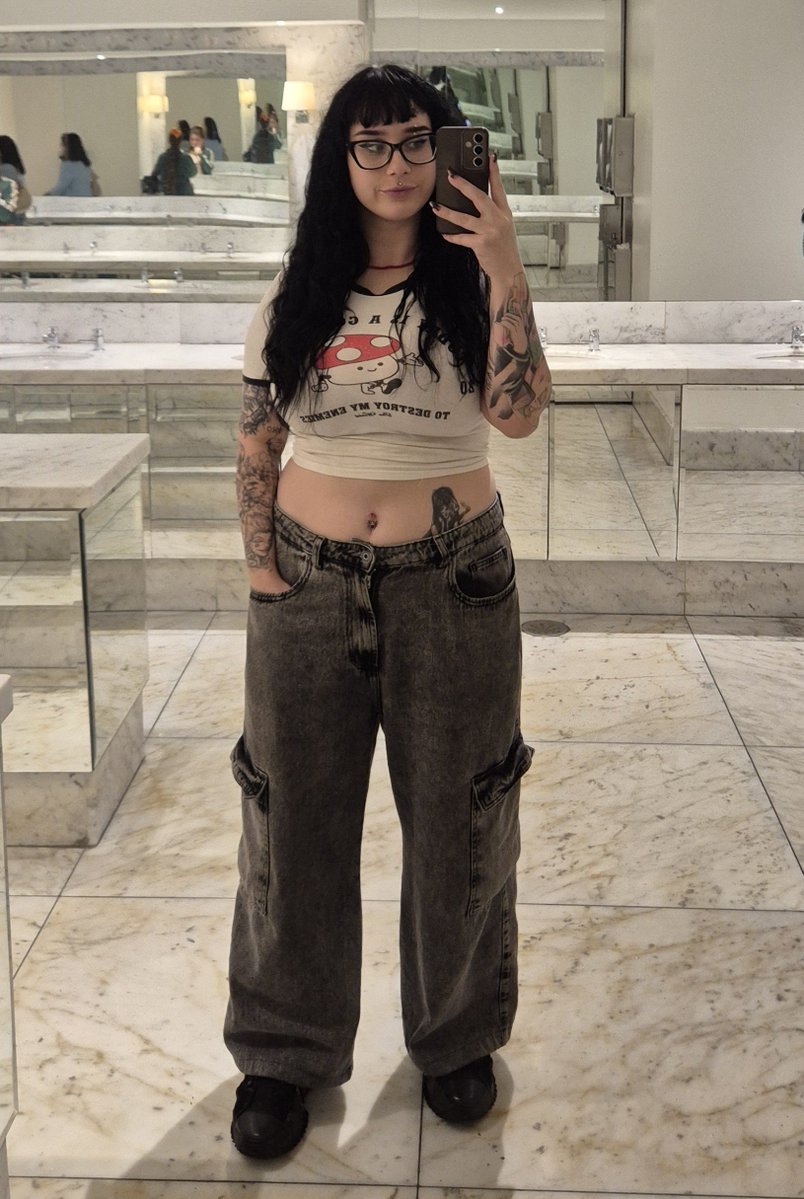 BabsGirl_'s tweet photo. foto normal pq vcs so curtem quando to pelada https://t.co/RoesQT7God