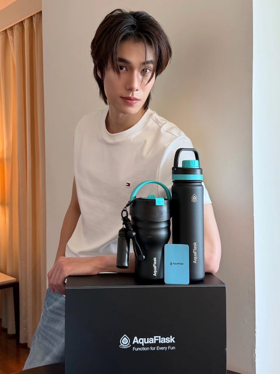 PhuwinOfficial's tweet photo. ➖ 📷 IG #phuwintang REPOST:

กระติกเก็บร้อน-เย็น #AquaFlask 

AquaFlask Special Collection Box Set มาแล้วครับ!

ของดีที่ทั้งน่ารัก และน่าใช้✨
พบกับ 2 สีสุดเอ็กซ์คลูซีฟ
 
🌊 Deep Tide Series 
☀️ Silver Dawn Series 

🎫 ทุกการสั่งซื้อ รับสิทธิ์ลุ้นมางาน AquaFlask Function for Every Fun x Pond Phuwin วันที่ 3 กันยายน 2569 แล้วมาเจอกันนะครับ 🤍 

📍 วางจำหน่าย 
6–12 ส.ค. 69 ที่ Mega Bangna และ Samyan Mitrtown 
6–23 ส.ค. 69 ทาง LINE Shopping : AquaFlask Thailand 

3AUG Luminous PHUWIN
❥@phuwintang🍯
#phuwintang
#PondPhuwinxAquaFlask
#AquaFlaskTH #AquaFlaskThailand #FunctionForEveryFun