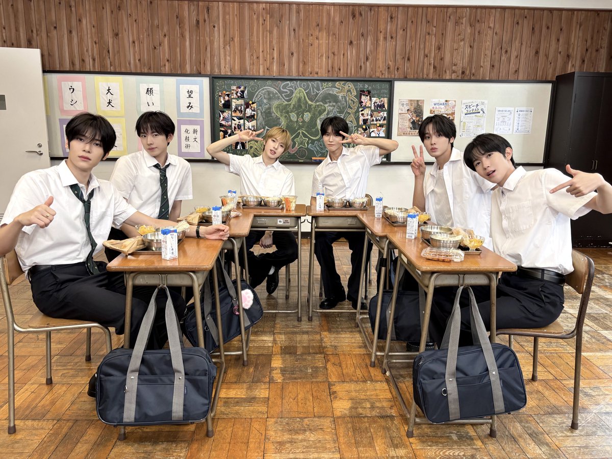 nctwishofficial's tweet photo. 🍙🧃🎒

EVERYTHING, ALL AT ONCE, NEO
https://t.co/DaNuhRRJE7 

#NCTWISH #WISH_BoyMeetsGirl
#BoyMeetsGirl #YO_I_DON! 
#NCT_10TH_ANNIVERSARY https://t.co/TpBYC5pqZi