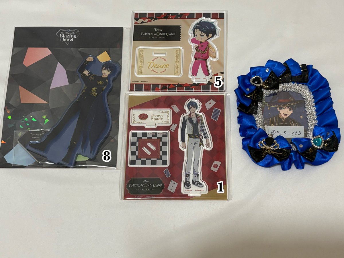 S_S_263's tweet photo. 譲渡 買取 ツイステ デュース

譲】 画像参照
数字は個数

求】定価＋送料
⭐️は110円/個

推しですがグッズ回収縮小に伴いグッズ整理の為お譲りに出させて頂きます。
錆等気になる場合お声かけ時お伝えいただければお写真送らせて頂きます。

まとめて優先ですが、1点からでもお気軽にお声かけください https://t.co/kIxLrs0ewI